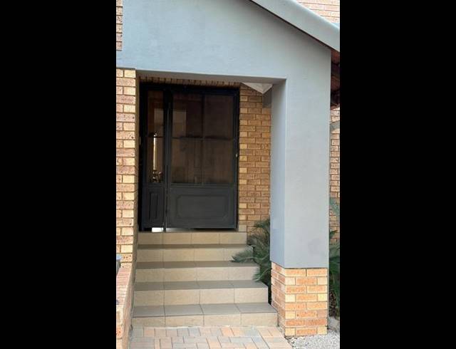 4 BEDROOM HOUSE FOR SALE IN ELDO MANOR